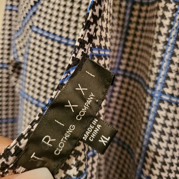 TRIXXI XL Romper - Picture 5 of 5